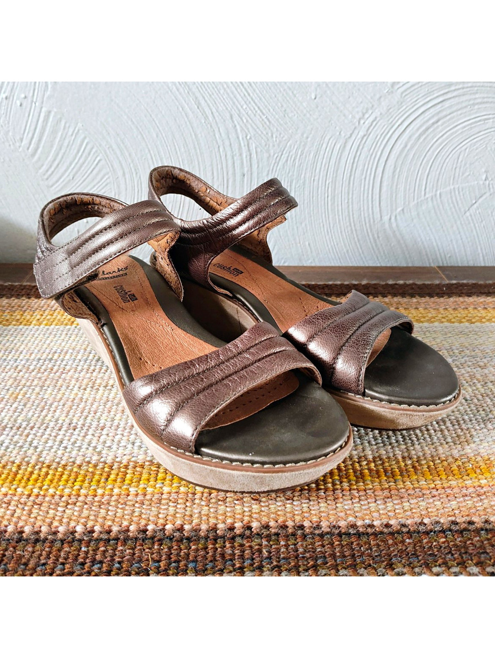 Clarks Collection Women's Bronze Leather Wedge Slingback Comfort Sandals size 8